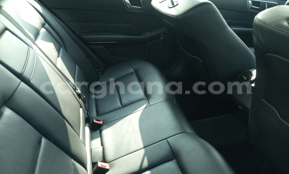 Sayi Na hannu Mercedes‒Benz E–Class White Mota in Accra a Greater Accra Sayi Na hannu Mercedes‒Benz E–Class White Mota in Accra a Greater Accra