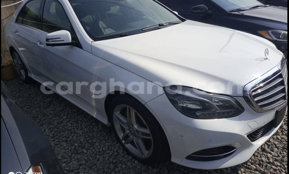 Sayi Na hannu Mercedes‒Benz E–Class White Mota in Accra a Greater Accra Sayi Na hannu Mercedes‒Benz E–Class White Mota in Accra a Greater Accra