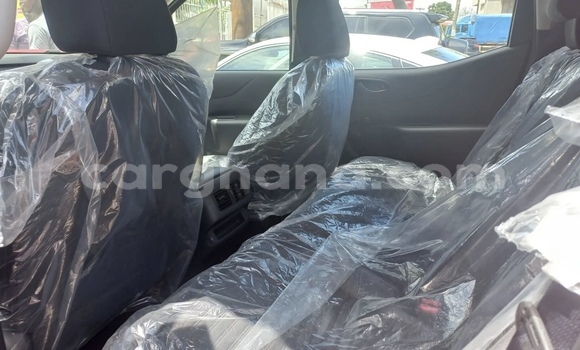 Sayi Na hannu Nissan Navara Red Mota in Accra a Greater Accra Sayi Na hannu Nissan Navara Red Mota in Accra a Greater Accra