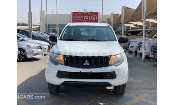 Sayi Imported Mitsubishi L200 White Mota in Import - Dubai a Ashanti Sayi Imported Mitsubishi L200 White Mota in Import - Dubai a Ashanti