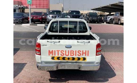 Ra Imported Mitsubishi L200 funfun Ọkọ̀ in Import - Dubai ni Ashanti Ra Imported Mitsubishi L200 funfun Ọkọ̀ in Import - Dubai ni Ashanti