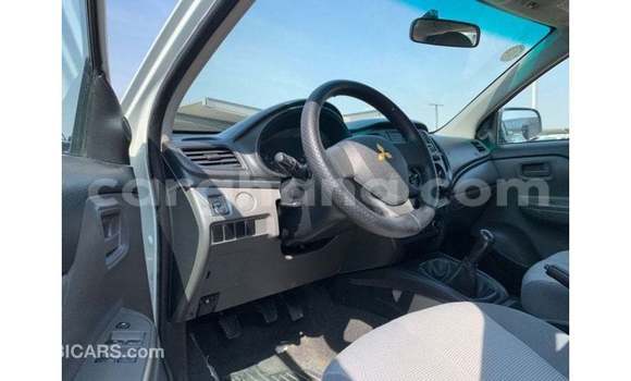 Ra Imported Mitsubishi L200 funfun Ọkọ̀ in Import - Dubai ni Ashanti Ra Imported Mitsubishi L200 funfun Ọkọ̀ in Import - Dubai ni Ashanti