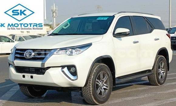 Buy Import Toyota Fortuner White Car in Import - Dubai in Ashanti Buy Import Toyota Fortuner White Car in Import - Dubai in Ashanti