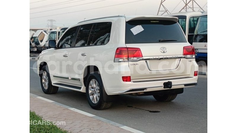 Big with watermark toyota land cruiser ashanti import dubai 51387