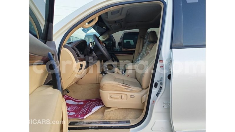 Big with watermark toyota land cruiser ashanti import dubai 51387