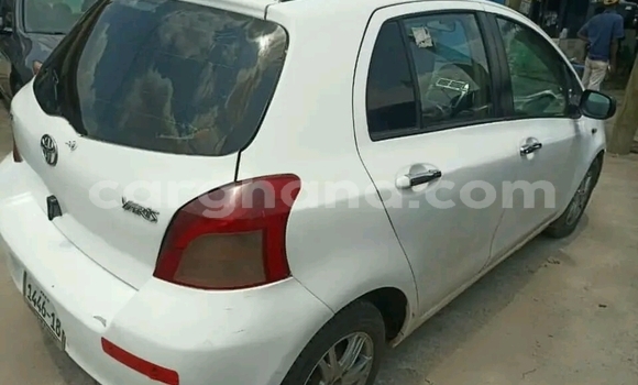 Sayi Na hannu Toyota Yaris White Mota in Sekondi–Takoradi Metropolitan a Yamma