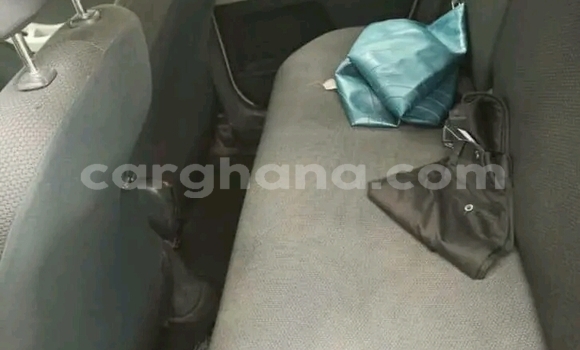 Sayi Na hannu Toyota Yaris White Mota in Sekondi–Takoradi Metropolitan a Yamma Sayi Na hannu Toyota Yaris White Mota in Sekondi–Takoradi Metropolitan a Yamma