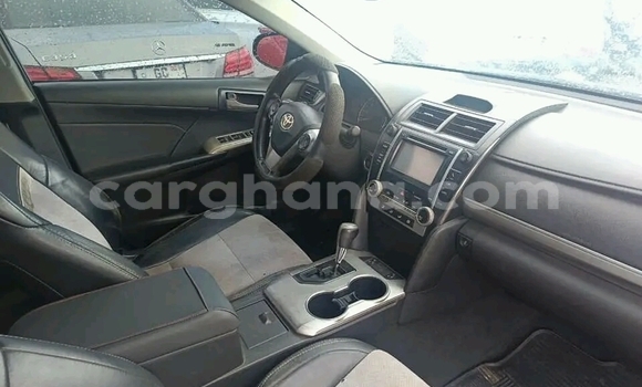 Ra Àlòkù Toyota Camry Red Ọkọ̀ in Sekondi–Takoradi Metropolitan ni Oorun Ra Àlòkù Toyota Camry Red Ọkọ̀ in Sekondi–Takoradi Metropolitan ni Oorun
