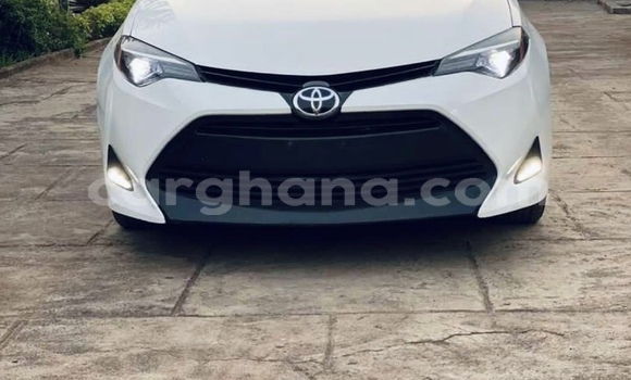 Ra Àlòkù Toyota Corolla funfun Ọkọ̀ in Accra ni Greater Accra Ra Àlòkù Toyota Corolla funfun Ọkọ̀ in Accra ni Greater Accra