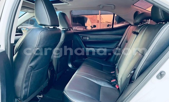 Sayi Na hannu Toyota Corolla White Mota in Accra a Greater Accra Sayi Na hannu Toyota Corolla White Mota in Accra a Greater Accra