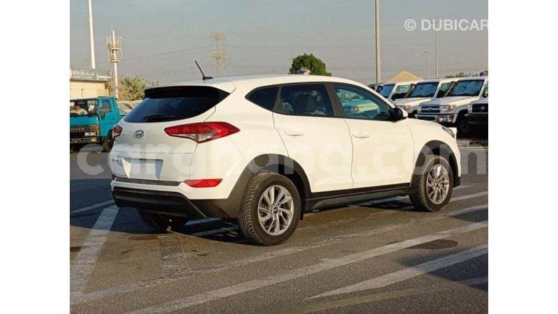 Big with watermark hyundai tucson ashanti import dubai 51418