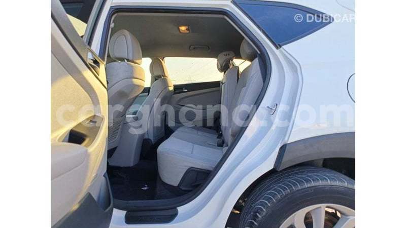 Big with watermark hyundai tucson ashanti import dubai 51418