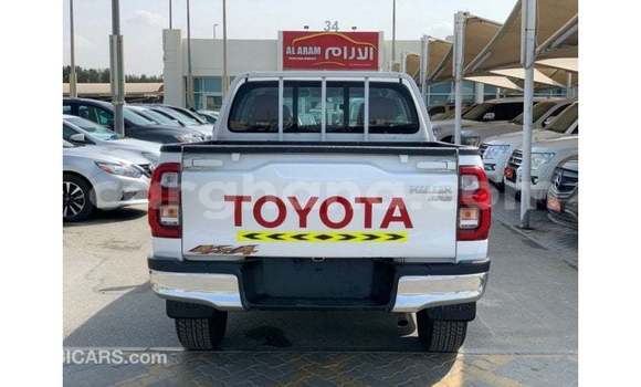 Buy Import Toyota Hilux White Car in Import - Dubai in Ashanti Buy Import Toyota Hilux White Car in Import - Dubai in Ashanti