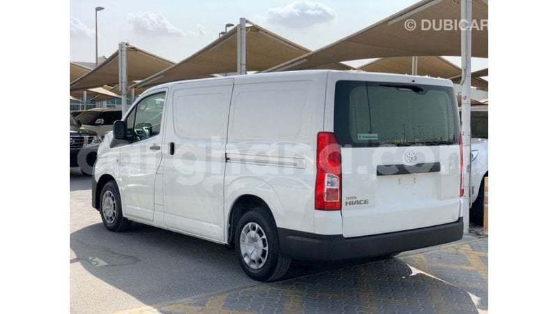 Big with watermark toyota hiace ashanti import dubai 51429