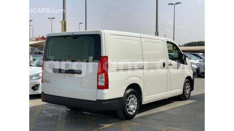 Big with watermark toyota hiace ashanti import dubai 51429