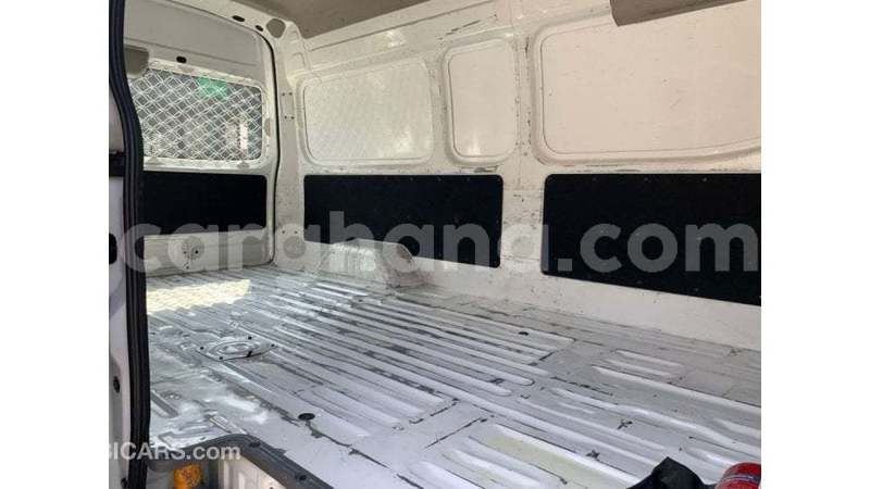 Big with watermark nissan urvan ashanti import dubai 51431