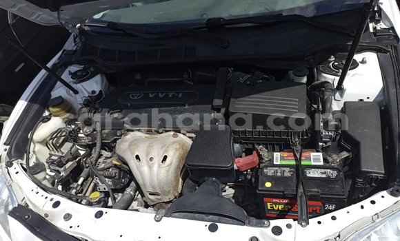 Sayi Na hannu Toyota Camry White Mota in Accra a Greater Accra Sayi Na hannu Toyota Camry White Mota in Accra a Greater Accra