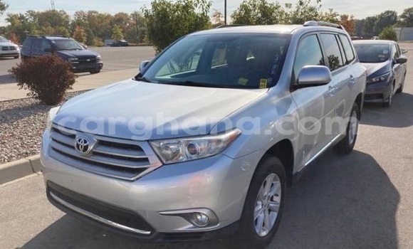 Sayi Na hannu Toyota Highlander Azurfa Mota in Accra a Greater Accra