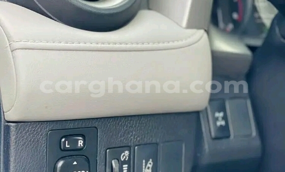Ra Àlòkù Toyota RAV4 Blue Ọkọ̀ in Sekondi–Takoradi Metropolitan ni Oorun Ra Àlòkù Toyota RAV4 Blue Ọkọ̀ in Sekondi–Takoradi Metropolitan ni Oorun