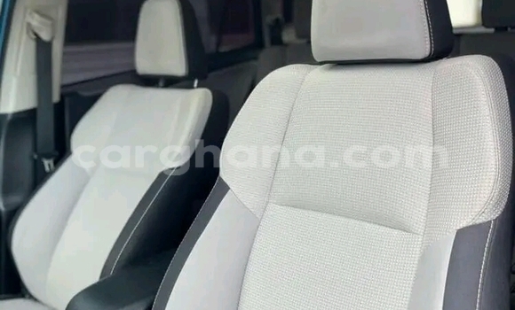 Ra Àlòkù Toyota RAV4 Blue Ọkọ̀ in Sekondi–Takoradi Metropolitan ni Oorun Ra Àlòkù Toyota RAV4 Blue Ọkọ̀ in Sekondi–Takoradi Metropolitan ni Oorun