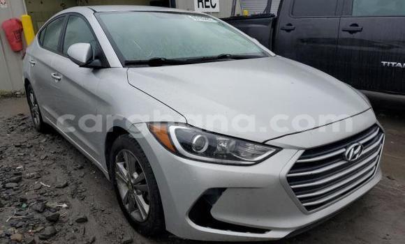 Sayi Na hannu Hyundai Elantra Azurfa Mota in Accra a Greater Accra