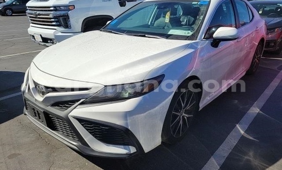 Buy Used Toyota Camry White Car in Accra in Greater Accra