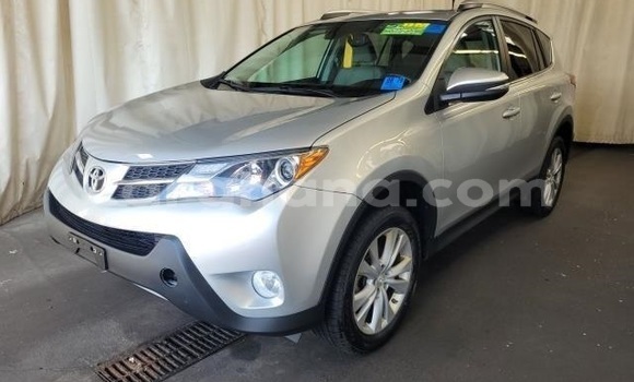 Ra Àlòkù Toyota RAV4 Silver Ọkọ̀ in Accra ni Greater Accra