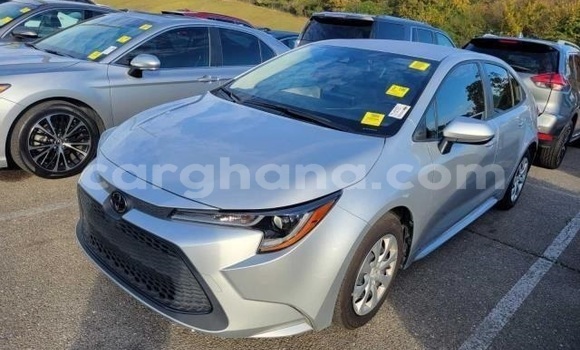Sayi Na hannu Toyota Corolla Azurfa Mota in Accra a Greater Accra