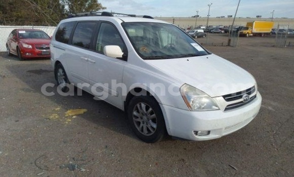 Ra Àlòkù Kia Sedona funfun Ọkọ̀ in Accra ni Greater Accra