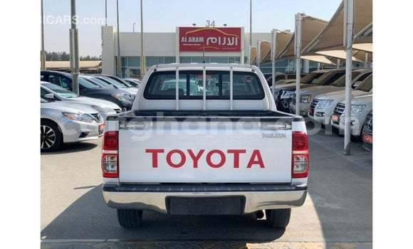 Ra Imported Toyota Hilux funfun Ọkọ̀ in Import - Dubai ni Ashanti Ra Imported Toyota Hilux funfun Ọkọ̀ in Import - Dubai ni Ashanti