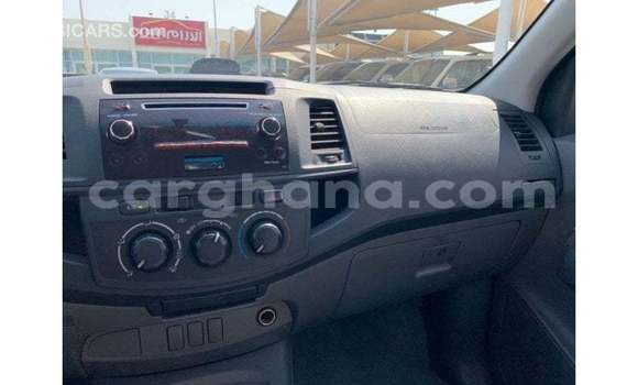 Ra Imported Toyota Hilux funfun Ọkọ̀ in Import - Dubai ni Ashanti Ra Imported Toyota Hilux funfun Ọkọ̀ in Import - Dubai ni Ashanti