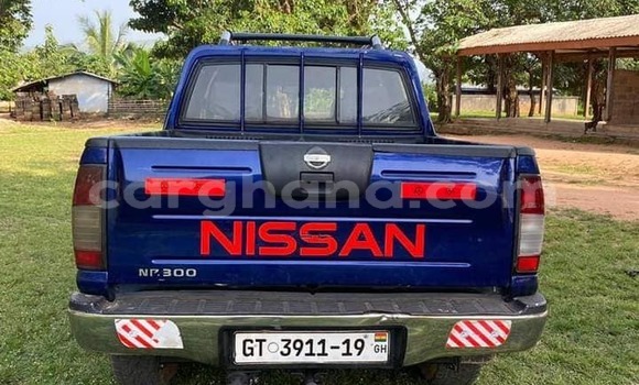 Buy Used Nissan NP 300 Blue Car in Accra in Greater Accra Buy Used Nissan NP 300 Blue Car in Accra in Greater Accra