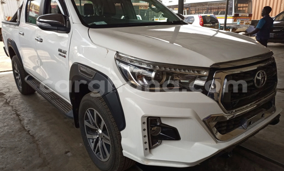 Sayi Na hannu Toyota Hilux White Mota in Accra a Greater Accra Sayi Na hannu Toyota Hilux White Mota in Accra a Greater Accra