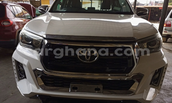 Sayi Na hannu Toyota Hilux White Mota in Accra a Greater Accra Sayi Na hannu Toyota Hilux White Mota in Accra a Greater Accra