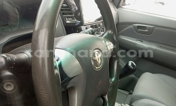Sayi Na hannu Toyota Hilux White Mota in Accra a Greater Accra Sayi Na hannu Toyota Hilux White Mota in Accra a Greater Accra