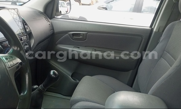 Sayi Na hannu Toyota Hilux White Mota in Accra a Greater Accra Sayi Na hannu Toyota Hilux White Mota in Accra a Greater Accra