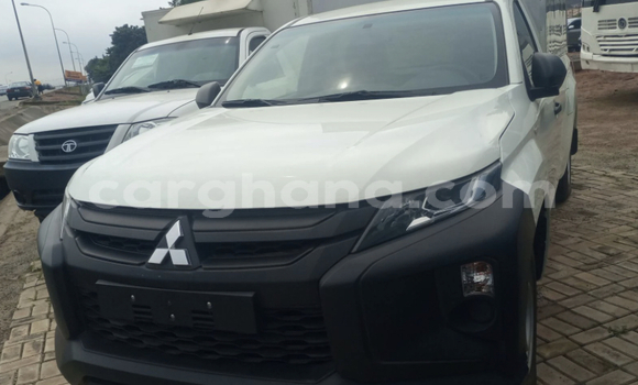 Buy Used Mitsubishi L200 White Car in Accra in Greater Accra