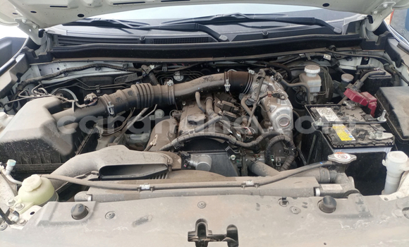 Ra Àlòkù Mitsubishi L200 funfun Ọkọ̀ in Accra ni Greater Accra Ra Àlòkù Mitsubishi L200 funfun Ọkọ̀ in Accra ni Greater Accra