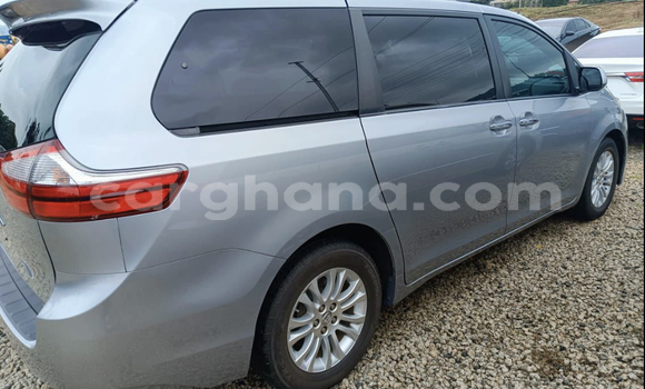 Ra Àlòkù Toyota Sienna Alawọ ewe Ọkọ̀ in Accra ni Greater Accra Ra Àlòkù Toyota Sienna Alawọ ewe Ọkọ̀ in Accra ni Greater Accra