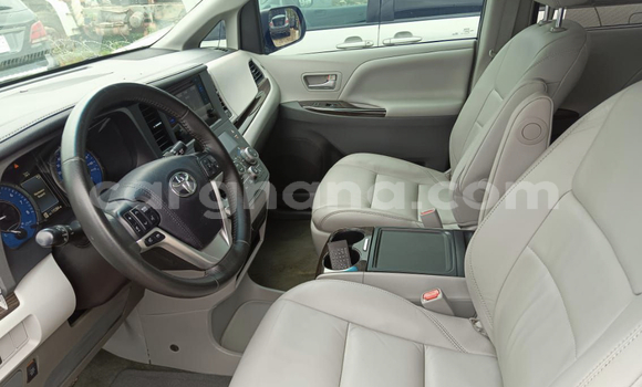 Ra Àlòkù Toyota Sienna Alawọ ewe Ọkọ̀ in Accra ni Greater Accra Ra Àlòkù Toyota Sienna Alawọ ewe Ọkọ̀ in Accra ni Greater Accra