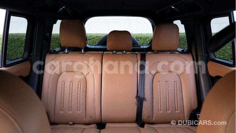 Big with watermark land rover defender ashanti import dubai 51539