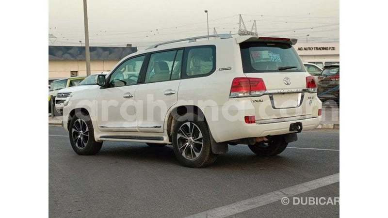 Big with watermark toyota land cruiser ashanti import dubai 51577