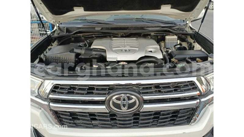 Big with watermark toyota land cruiser ashanti import dubai 51577