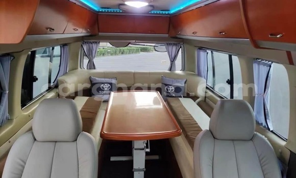 Sayi Na hannu Toyota Hiace Azurfa Mota in Accra a Greater Accra Sayi Na hannu Toyota Hiace Azurfa Mota in Accra a Greater Accra