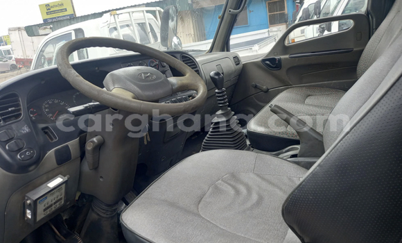 Ra Àlòkù Hyundai Chorus Blue Ọkọ̀ akẹ́rù ńlá in Accra ni Greater Accra Ra Àlòkù Hyundai Chorus Blue Ọkọ̀ akẹ́rù ńlá in Accra ni Greater Accra