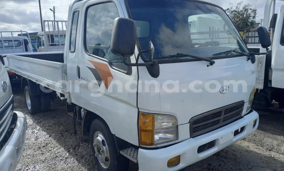 Sayi Na hannu Hyundai Cargo White Mota in Accra a Greater Accra