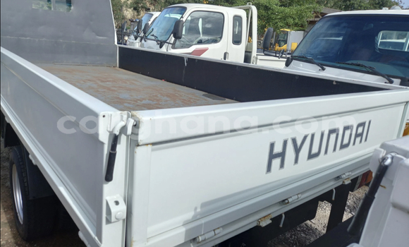 Sayi Na hannu Hyundai Cargo White Mota in Accra a Greater Accra Sayi Na hannu Hyundai Cargo White Mota in Accra a Greater Accra