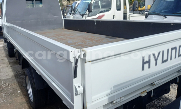Sayi Na hannu Hyundai Cargo White Mota in Accra a Greater Accra Sayi Na hannu Hyundai Cargo White Mota in Accra a Greater Accra