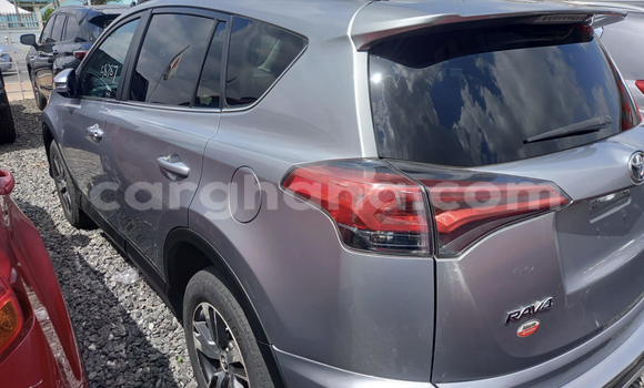 Sayi Na hannu Toyota RAV4 Azurfa Mota in Accra a Greater Accra Sayi Na hannu Toyota RAV4 Azurfa Mota in Accra a Greater Accra