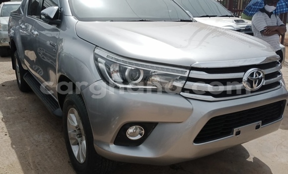 Ra Àlòkù Toyota Hilux Silver Ọkọ̀ in Accra ni Greater Accra Ra Àlòkù Toyota Hilux Silver Ọkọ̀ in Accra ni Greater Accra